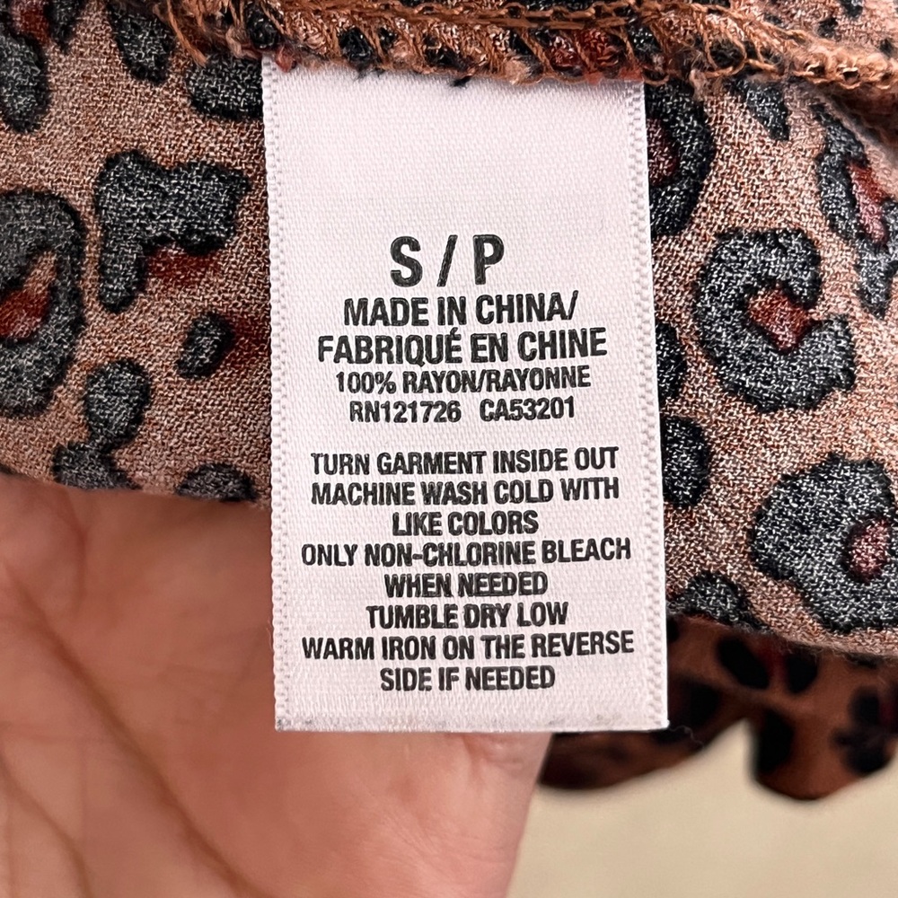 Leopard Print V-Neck Slip - Picture 6 of 6